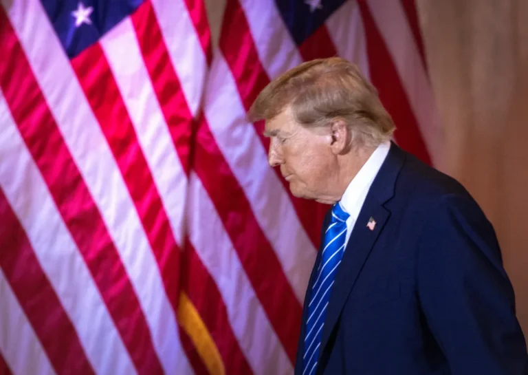 Trump renova ordem para deter e inspecionar navios com destino a Cuba