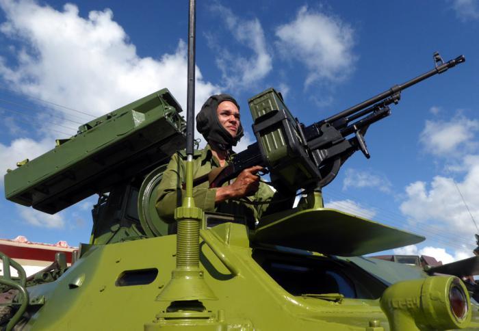 Raúl felicitou o Exército Oriental, 65 anos após a sua fundação