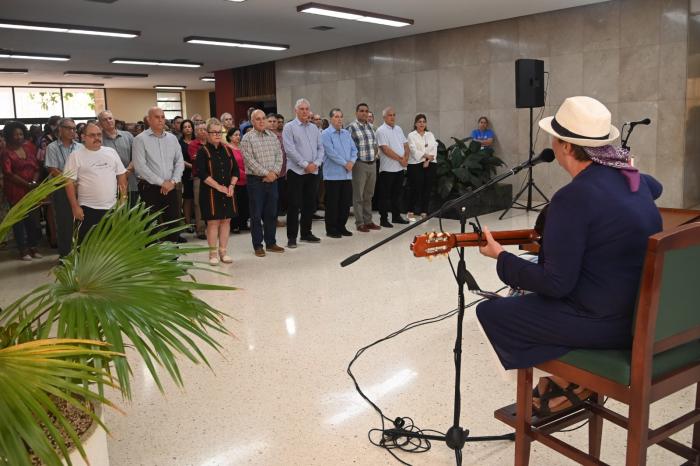 Uma assinatura pela paz e pelo sagrado dever de defender a Pátria