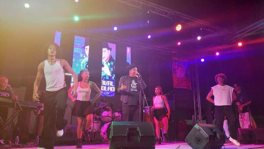 Piña Colada em destaque no encerramento, na alma musical de Cuba e do seu povo