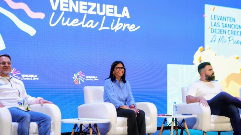 A presidente interina da Venezuela apela à unidade e ao respeito mútuo durante peregrinação em Carabobo