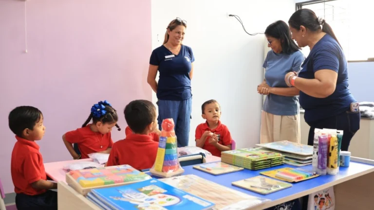 A presidente encarregada Delcy Rodríguez apela à união nacional para exigir o fim das sanções