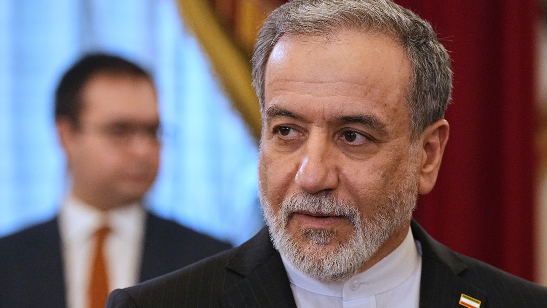 O ministro dos Negócios Estrangeiros iraniano chega a Pequim