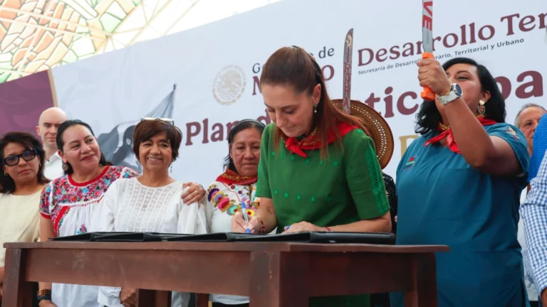 Claudia Sheinbaum em Atenco: “Nunca mais um polícia reprimirá o povo do México”