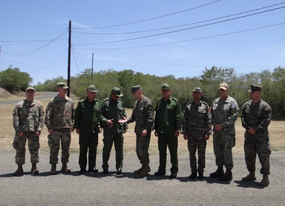 As Forças Armadas Revolucionárias informam sobre reunião com o Comando Sul dos Estados Unidos