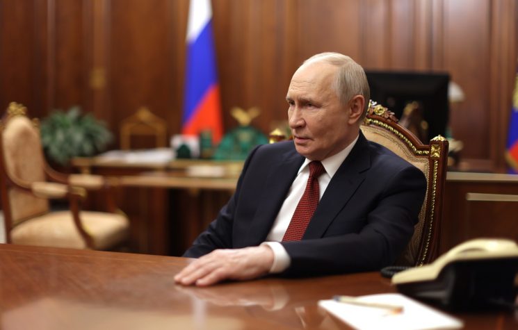 A Rússia, ao ouvir o clamor europeu a favor da guerra, anuncia que está pronta